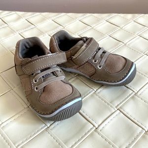 Stride rite size 7 toddler